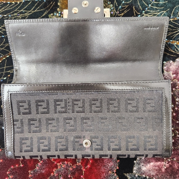 Fendi Wallet - Picture 5 of 15